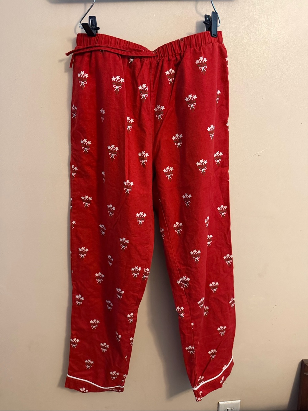 Women’s James Patrick Red Floral Pajama Set with White Piping - Picture 2 of 8